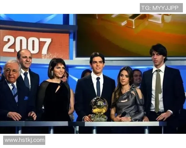 足球明星携手发起纸巾挑战引发全民参与热潮助力环保行动 足球明星携手发起纸巾挑战引发全民参与热潮助力环保行动