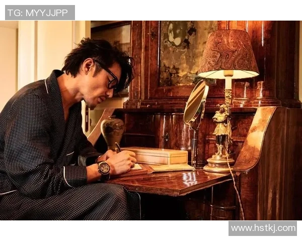 足球明星优雅现身机场西装造型尽显绅士风范引发粉丝热烈追捧